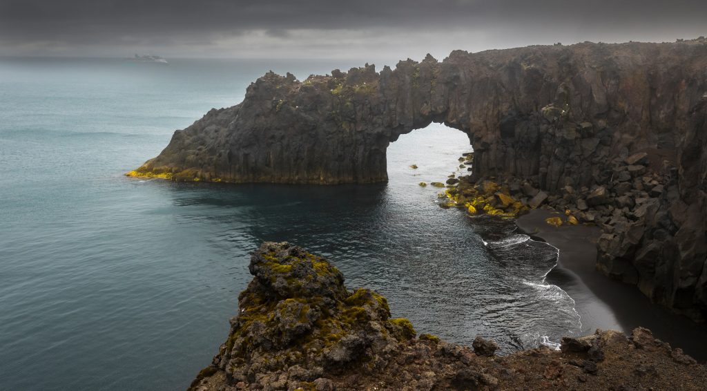 A rock arch on Jan Mayan.